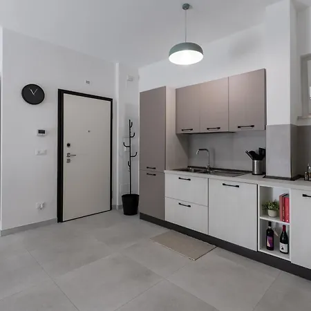 Closea House Renovated With Quality Materials Apartman