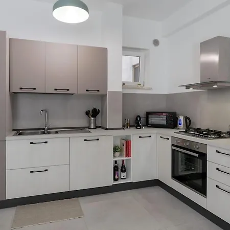 Apartment Closea House Renovated With Quality Materials *