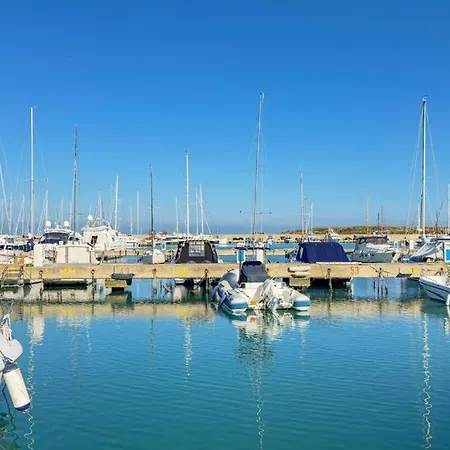 דירה Closea House Renovated With Quality Materials *