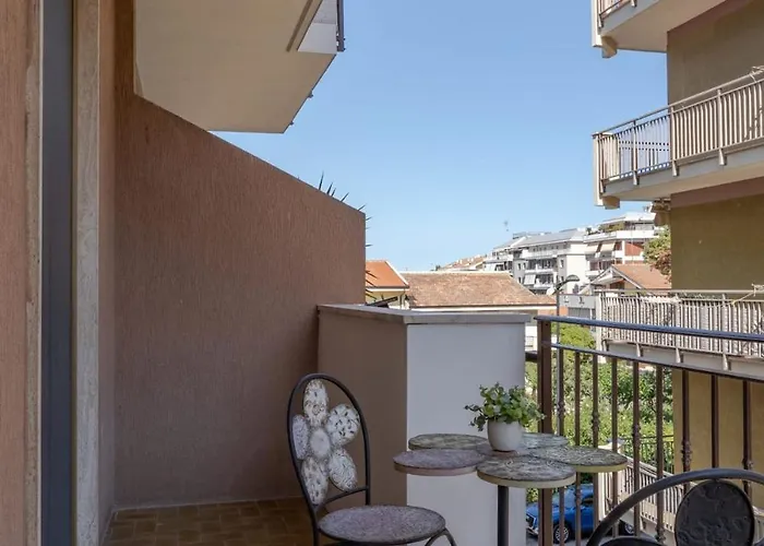 Closea House Renovated With Quality Materials Apartamento